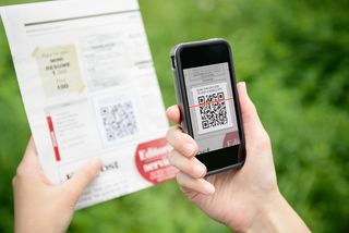 Scanning-Advertising-With-Qr-C