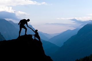 Teamwork-Climbing-Help